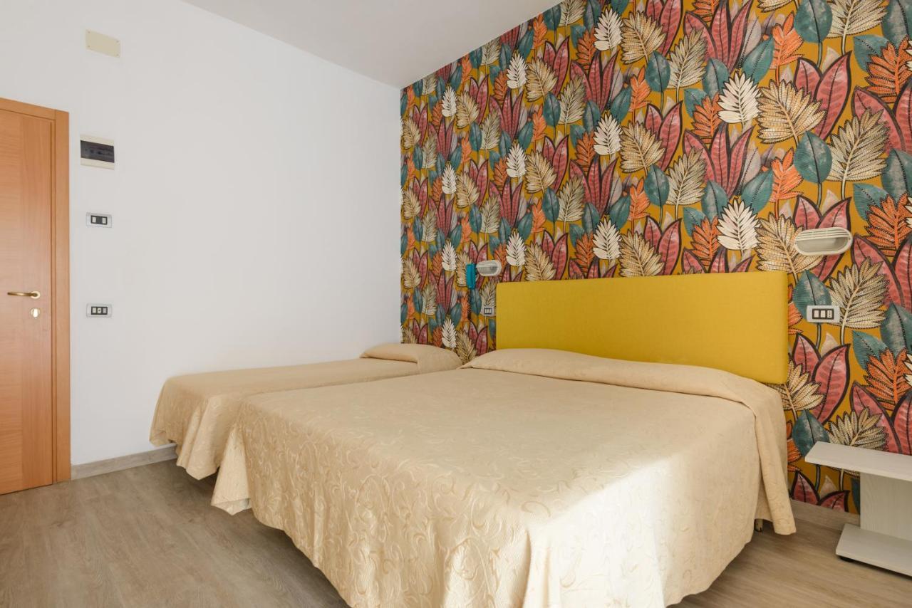 Hotel Clipper Cattolica Esterno foto