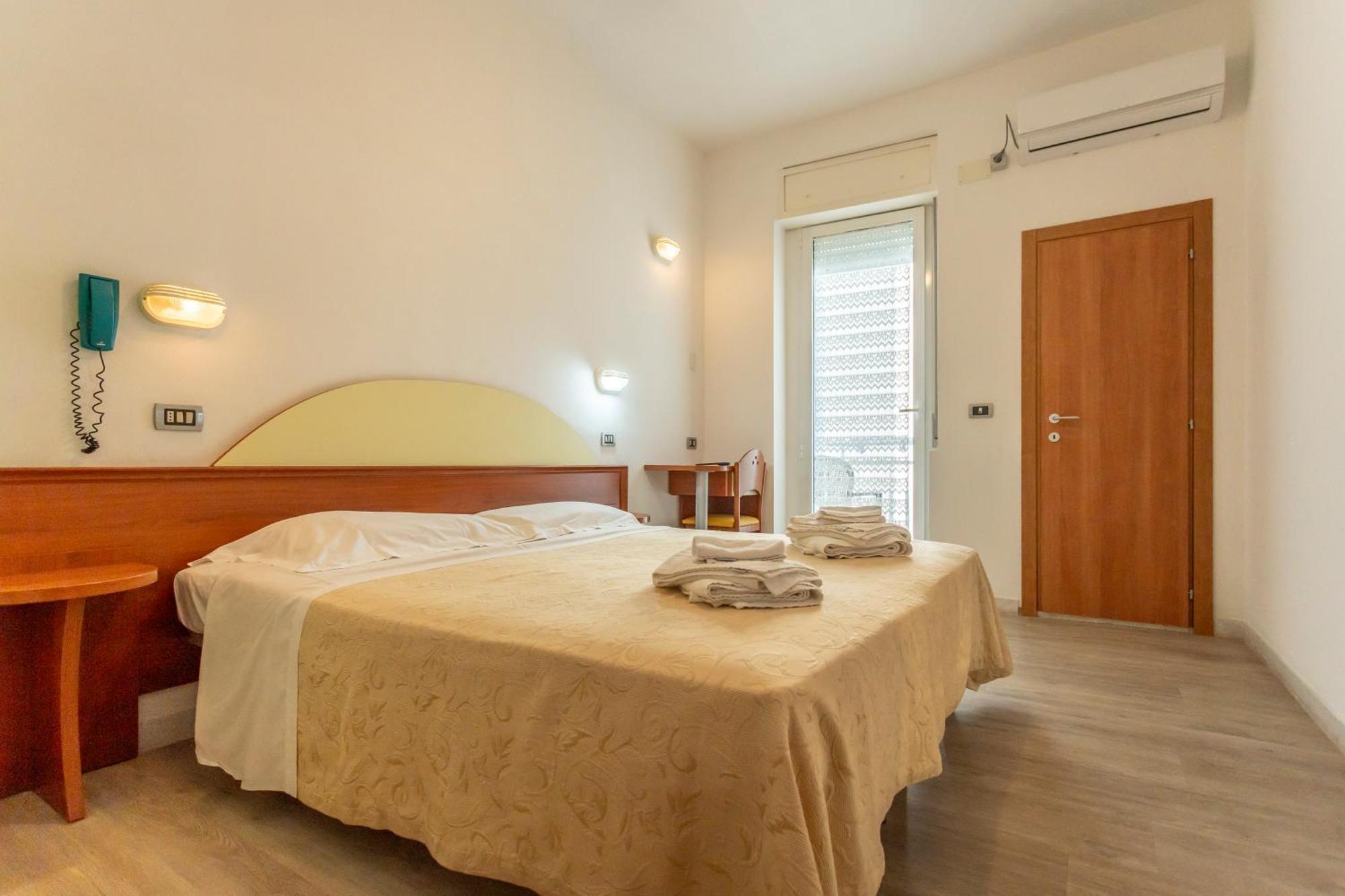Hotel Clipper Cattolica Esterno foto