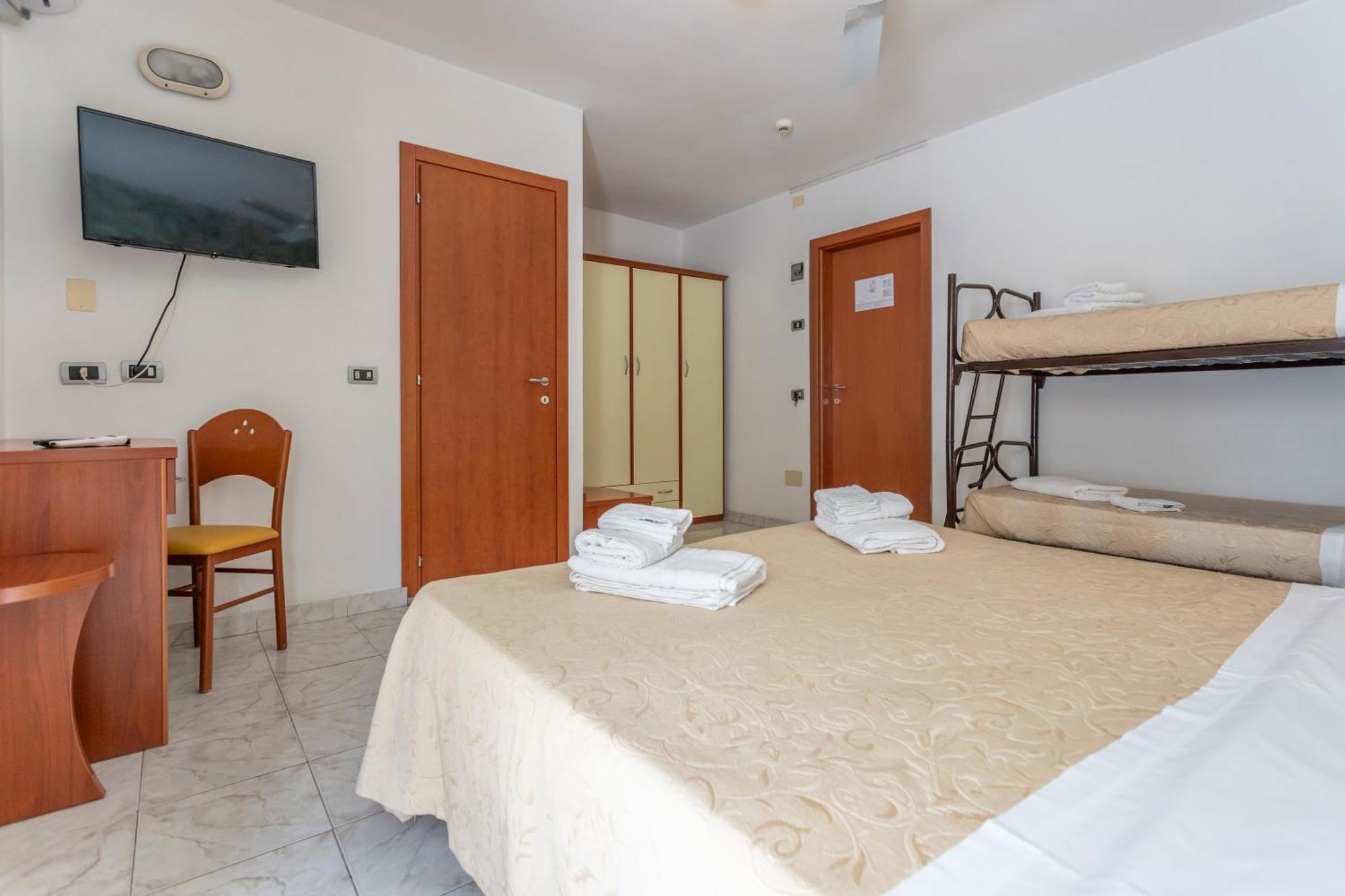 Hotel Clipper Cattolica Esterno foto